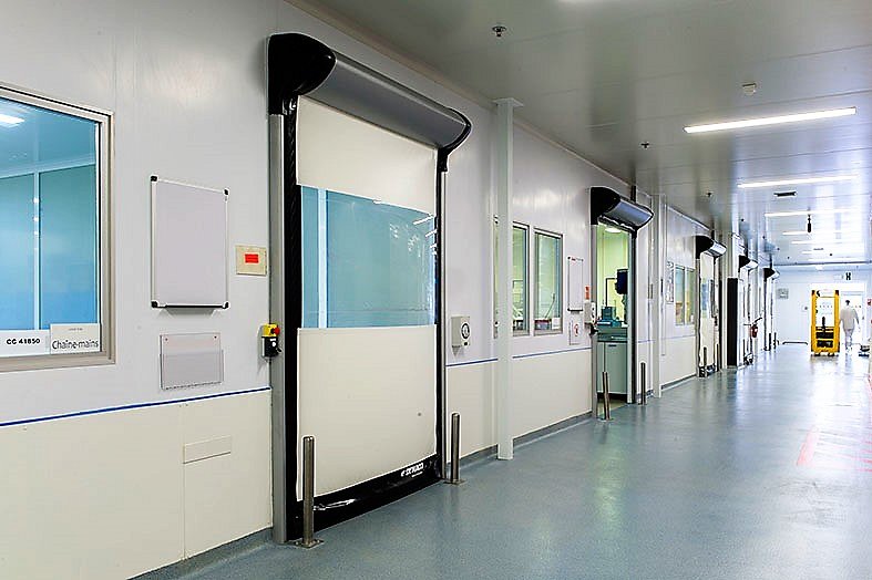 Bramy szybkobieżne Dynaco dla farmacji